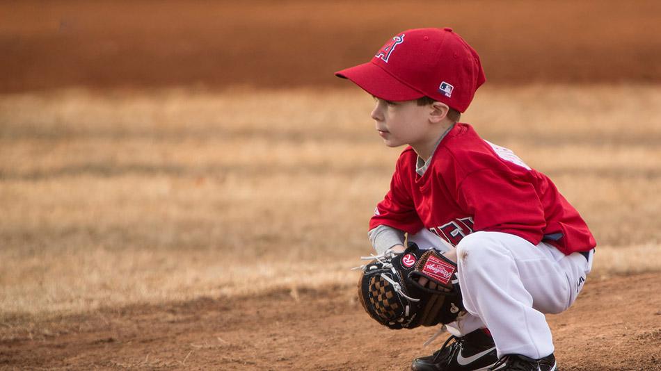 5 Great T-Ball Gloves for Toddlers and Young Kids